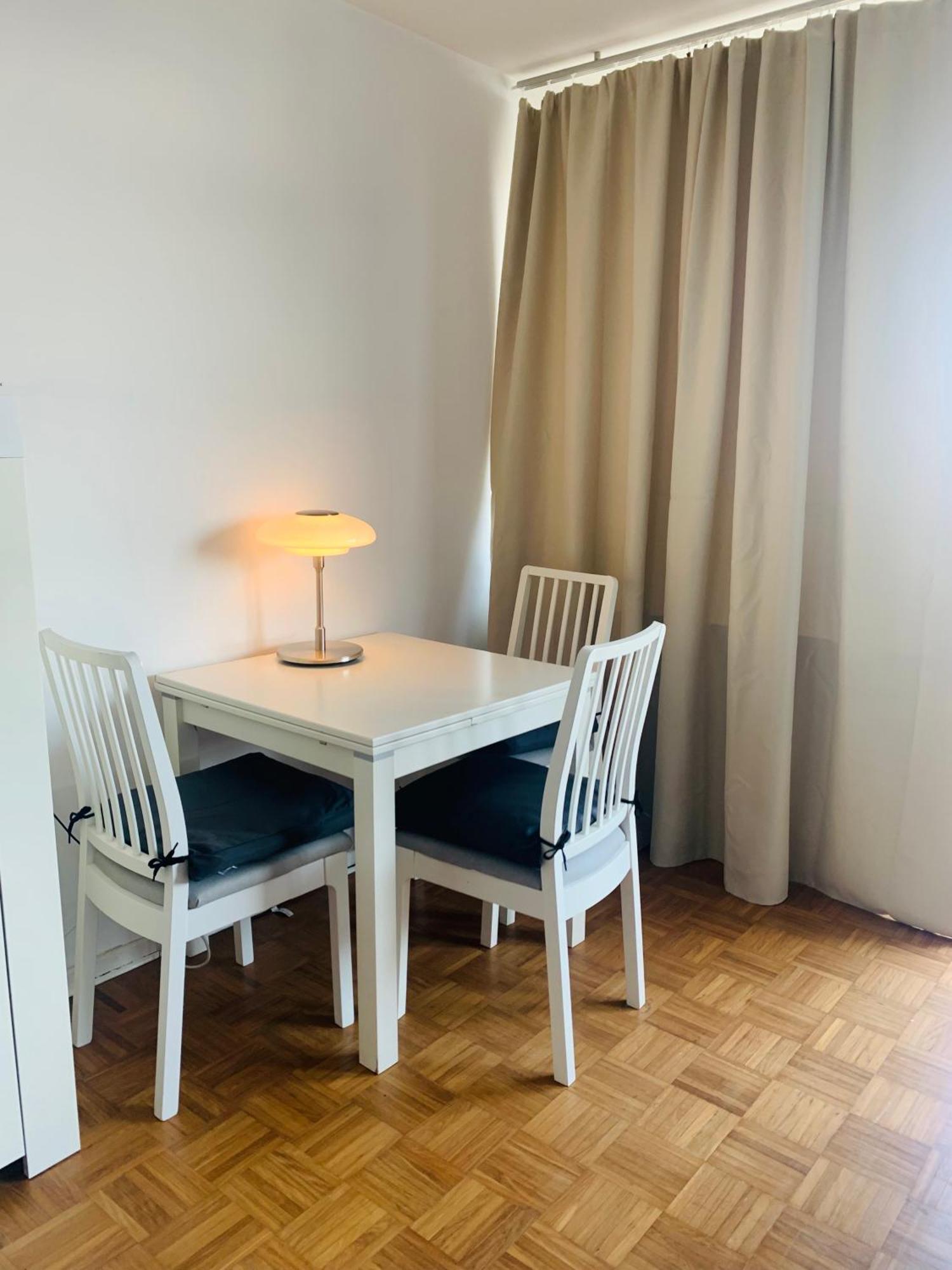 Business Messe Apartment & Wellness Spa Дюселдорф Екстериор снимка